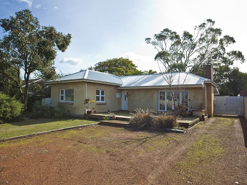 124 Leach Hwy, Melville WA 6156