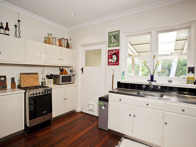 124 Leach Hwy, Melville WA 6156