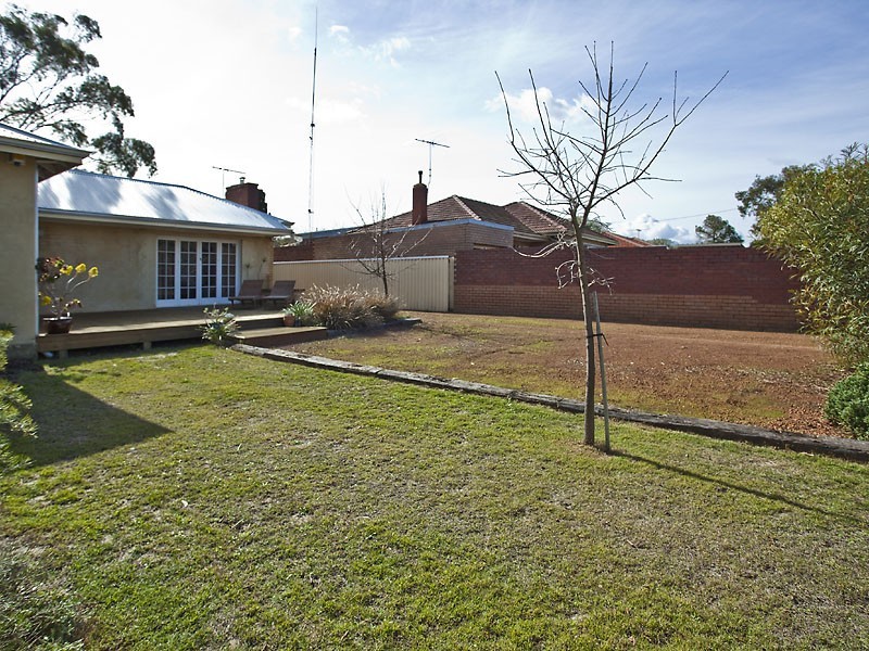 124 Leach Hwy, Melville WA 6156
