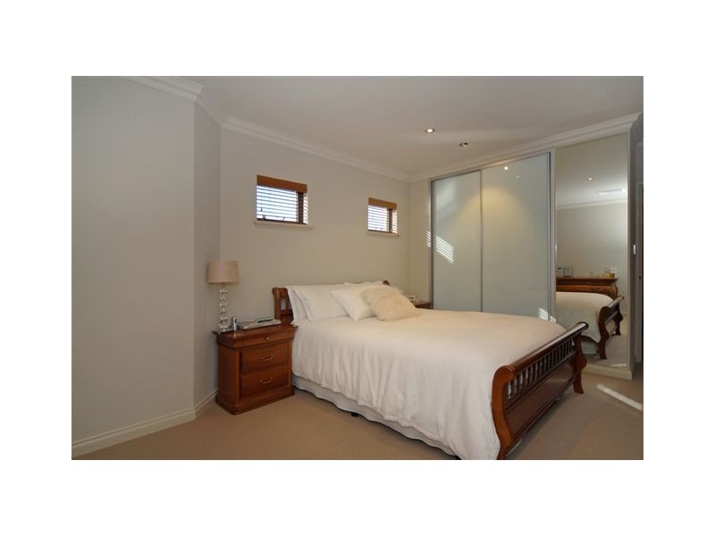 7 Fourth Ave, Applecross WA 6153