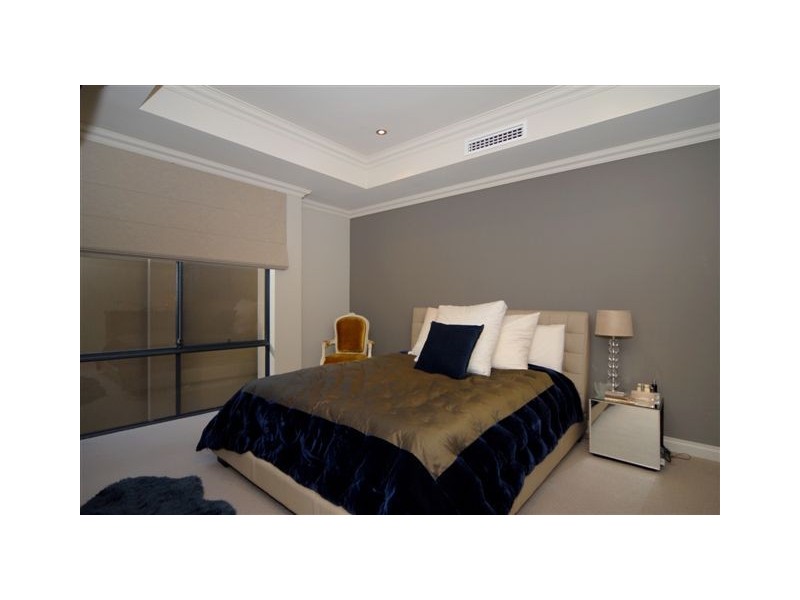 7 Fourth Ave, Applecross WA 6153