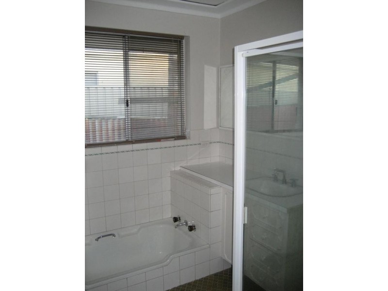 2a Lilacdale Road, Innaloo WA 6018