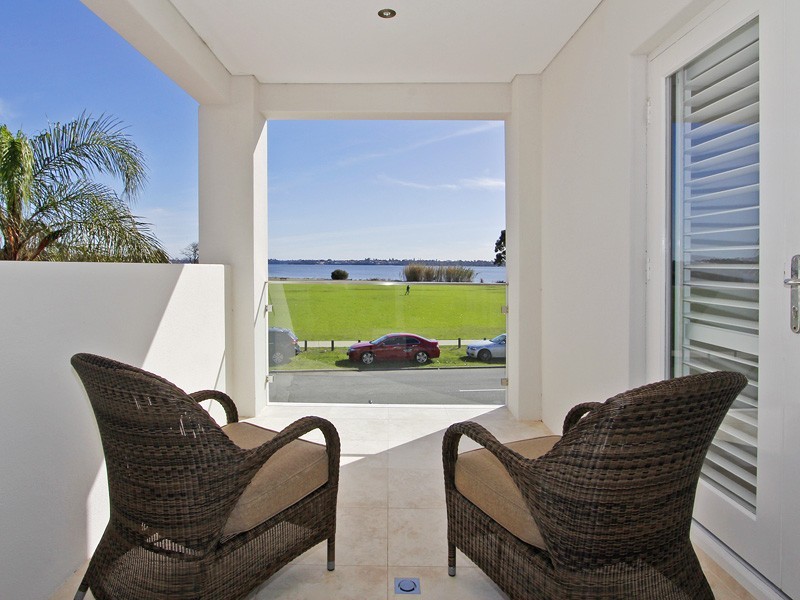 25B Dunkley Ave, Applecross WA 6153