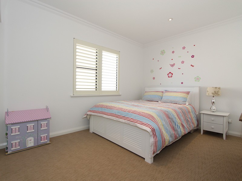 25B Dunkley Ave, Applecross WA 6153