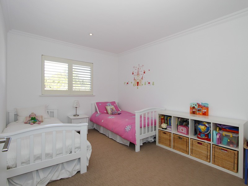 25B Dunkley Ave, Applecross WA 6153