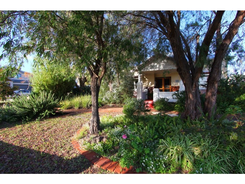20 Weld Rd, Palmyra WA 6157
