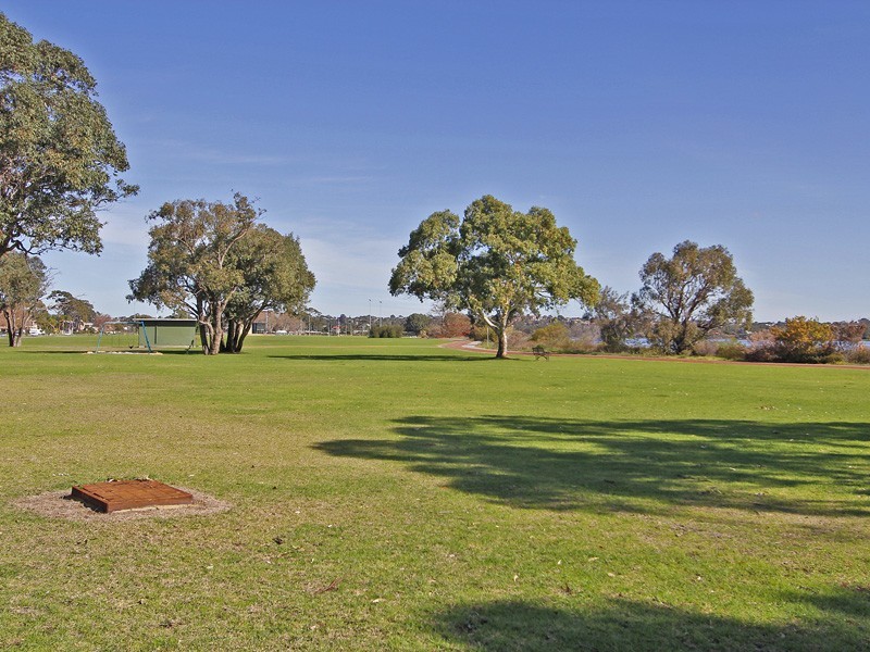 25b Dunkley Avenue, Applecross WA 6153