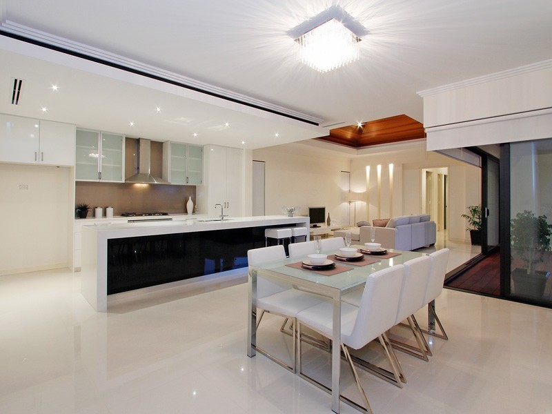 11 Hornsby St, Melville WA 6156