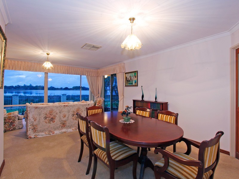 4/240 Burke Dr, Attadale WA 6156