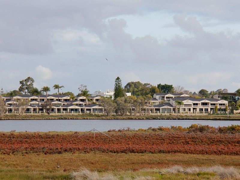 4/240 Burke Dr, Attadale WA 6156