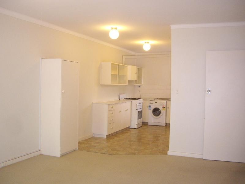 2/14 Ogilvie Road, Mount Pleasant WA 6153