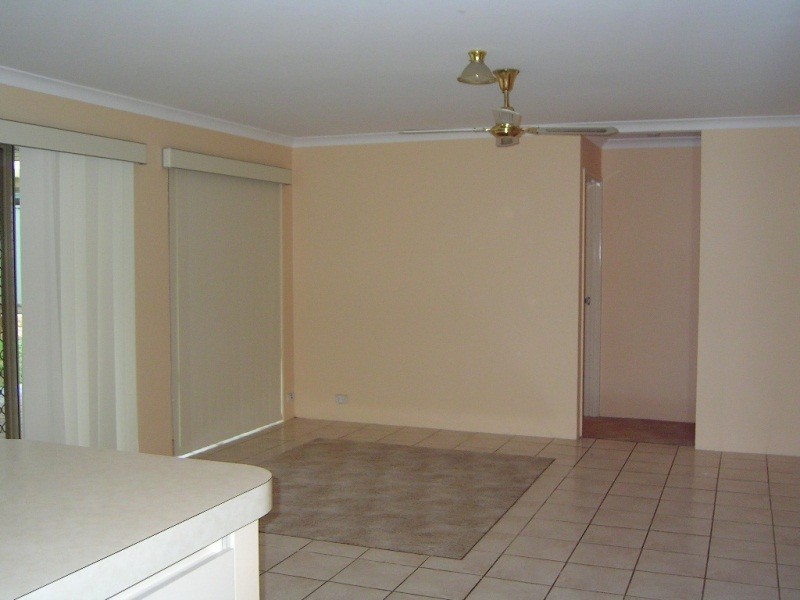 10 McNairn Cross, Leda WA 6170