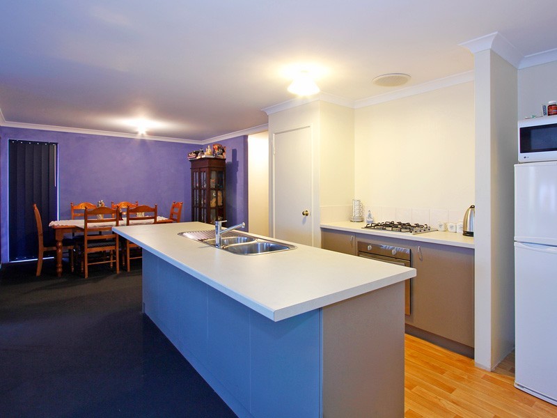 214 Fraser Rd, Canning Vale WA 6155