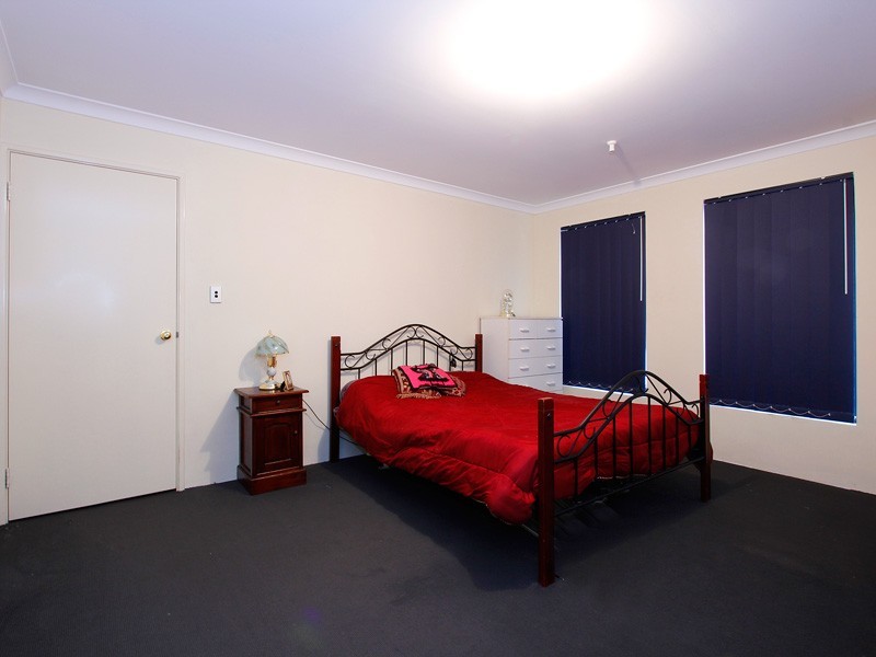 214 Fraser Rd, Canning Vale WA 6155