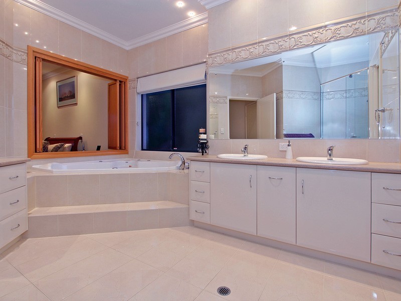 5B Rogerson Rd, Mount Pleasant WA 6153