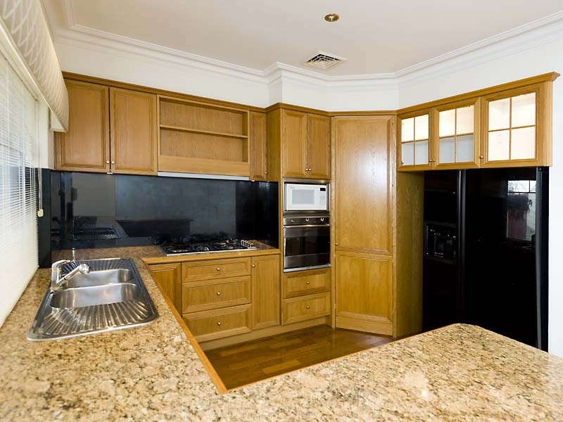 2/11 Tweeddale Rd, Applecross WA 6153