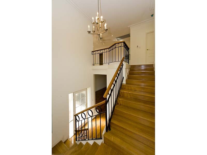 2/11 Tweeddale Rd, Applecross WA 6153