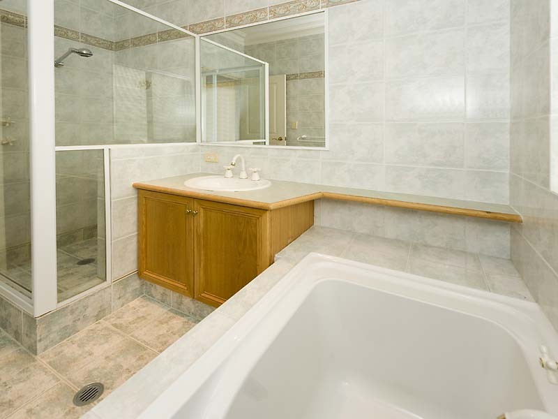 2/11 Tweeddale Rd, Applecross WA 6153