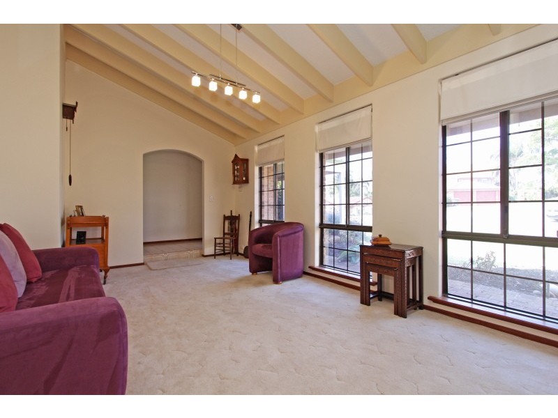 4 Pollard Pl, Booragoon WA 6154