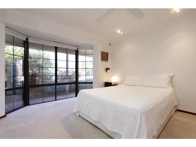 4 Pollard Pl, Booragoon WA 6154