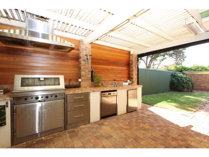 4 Pollard Pl, Booragoon WA 6154