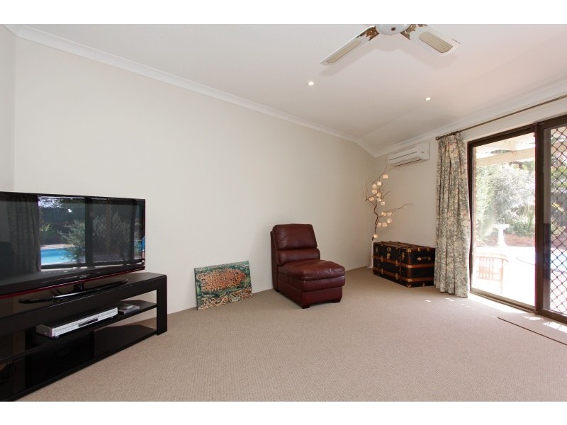 4 Pollard Pl, Booragoon WA 6154