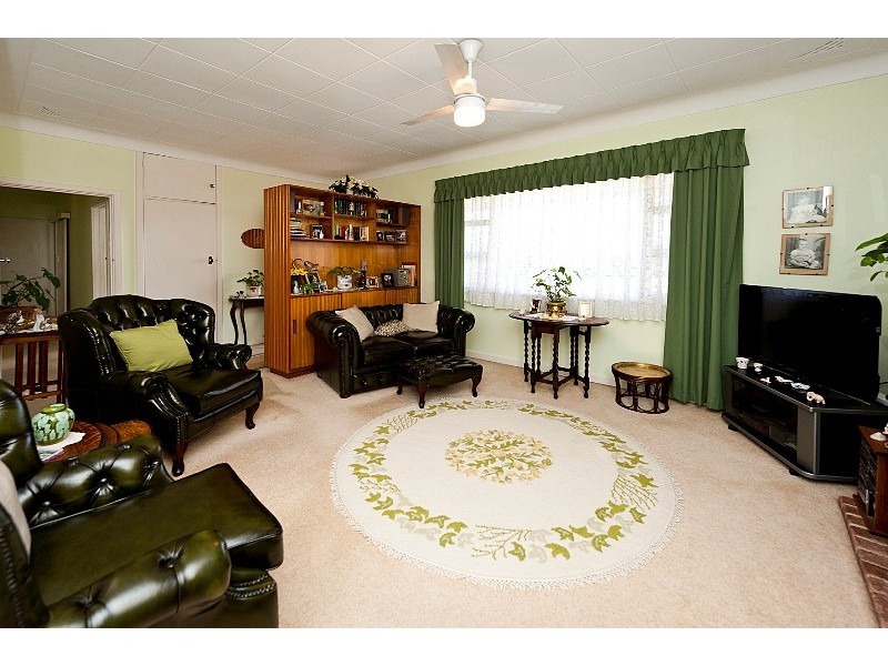 132 Kitchener Rd, Alfred Cove WA 6154