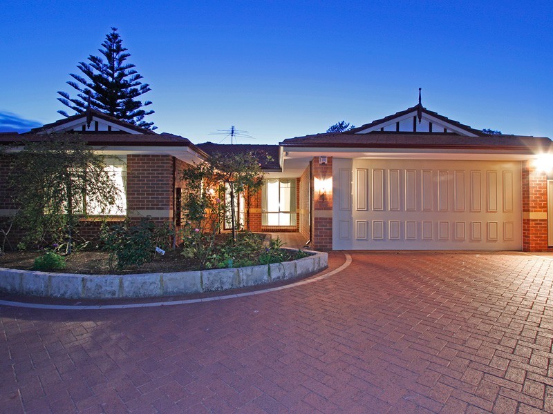 1/15 Windfield Rd, Melville WA 6156