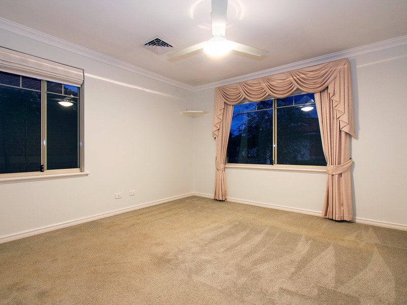 1/15 Windfield Rd, Melville WA 6156