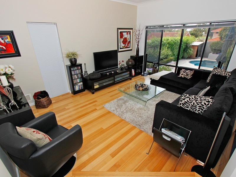 14 Searle Rd, Ardross WA 6153