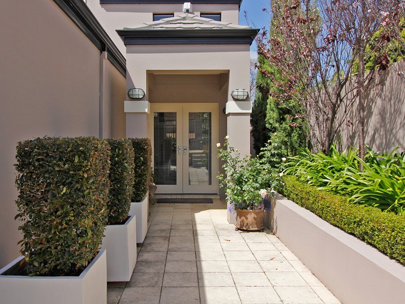 14 Searle Rd, Ardross WA 6153