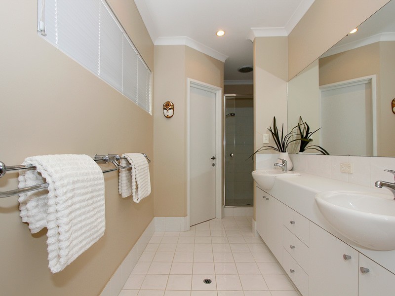 14 Searle Rd, Ardross WA 6153