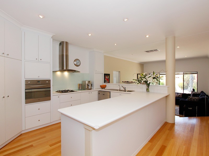 14 Searle Rd, Ardross WA 6153