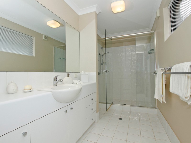 14 Searle Rd, Ardross WA 6153