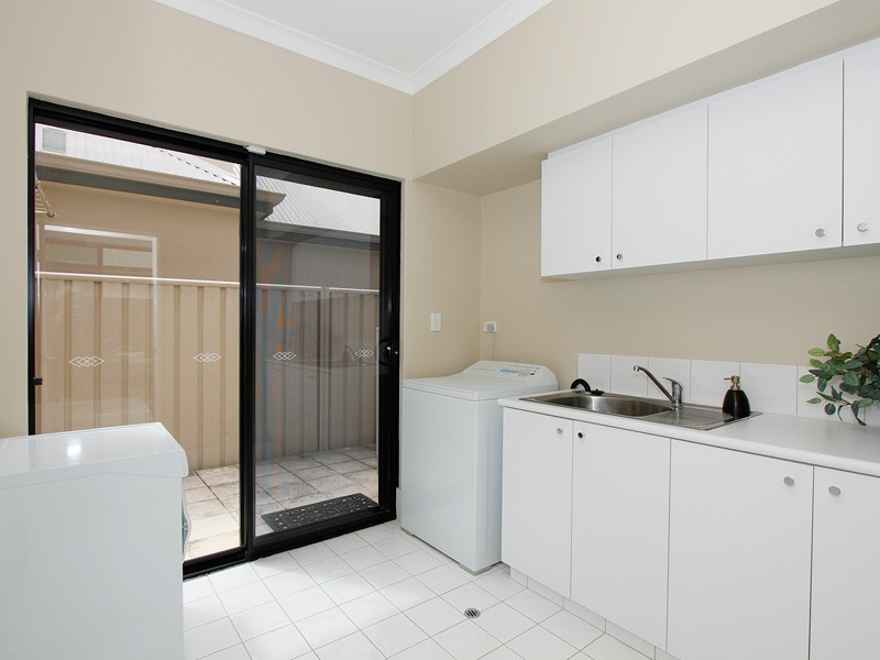 14 Searle Rd, Ardross WA 6153