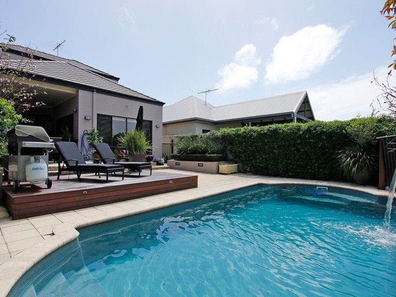 14 Searle Rd, Ardross WA 6153