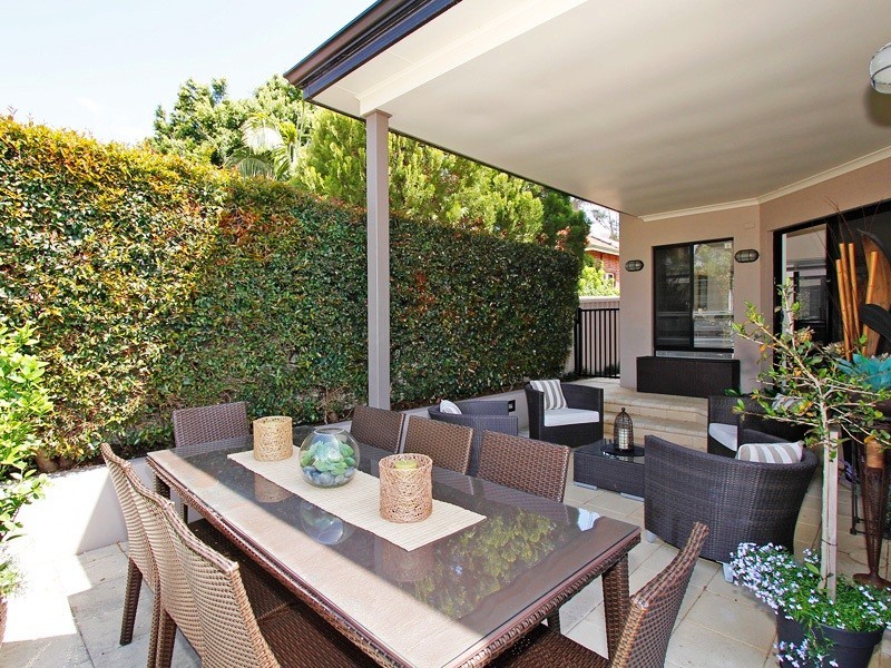 14 Searle Rd, Ardross WA 6153