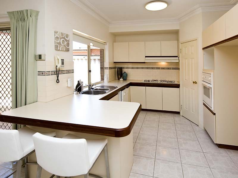 1/8 Forbes Rd, Applecross WA 6153