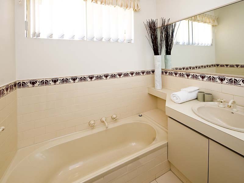 1/8 Forbes Rd, Applecross WA 6153