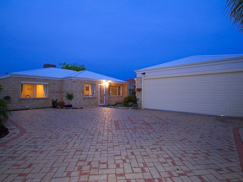 16B Gimber St, Melville WA 6156