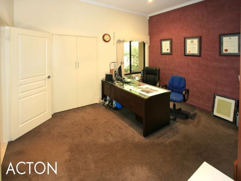 1 Leece Pl, Booragoon WA 6154