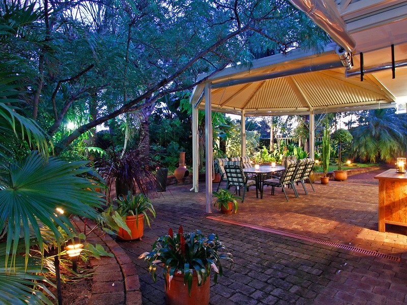 24 Simmonds Pde, Winthrop WA 6150