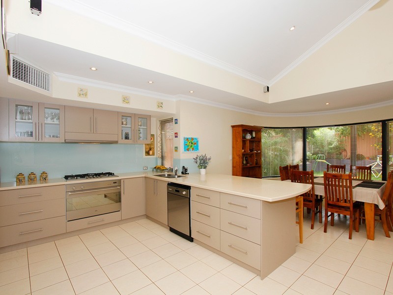 172 Ardross St, Mount Pleasant WA 6153