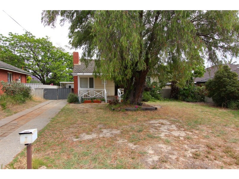 7 Stainer St, Willagee WA 6156