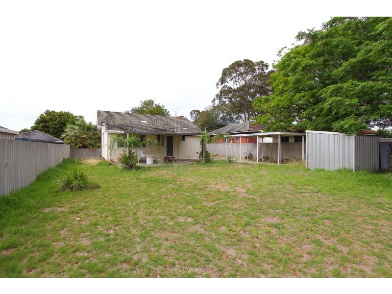 7 Stainer St, Willagee WA 6156
