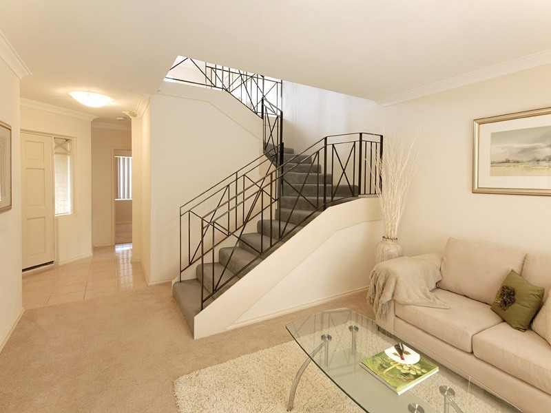 3/4 Henley Place, Attadale WA 6156