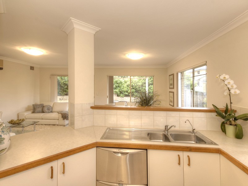 3/4 Henley Place, Attadale WA 6156