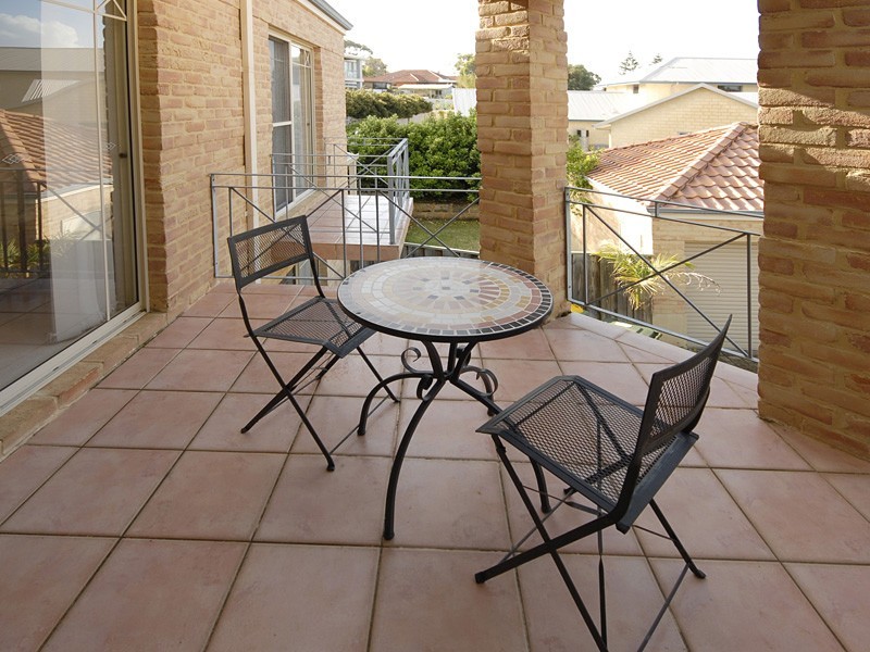 3/4 Henley Place, Attadale WA 6156