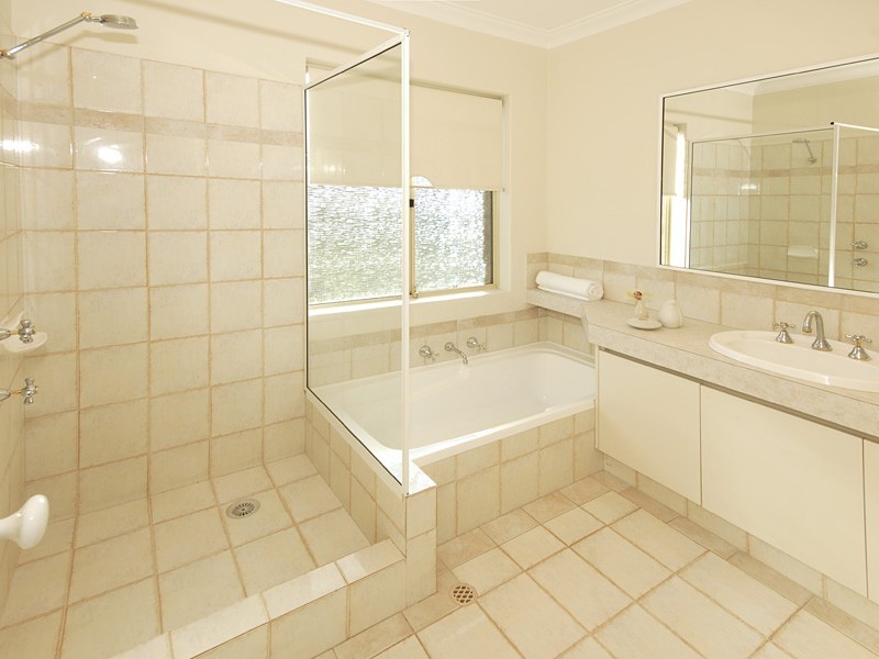 3/4 Henley Place, Attadale WA 6156