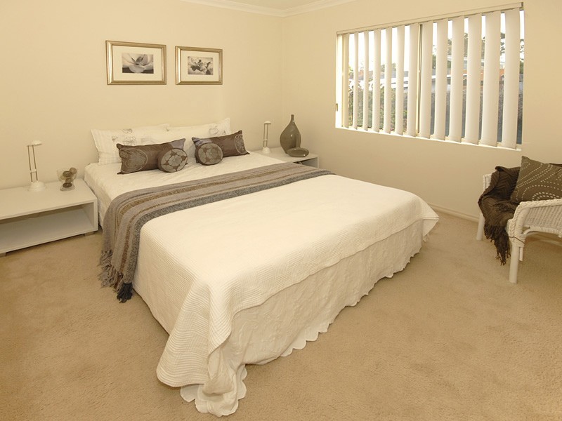 3/4 Henley Place, Attadale WA 6156